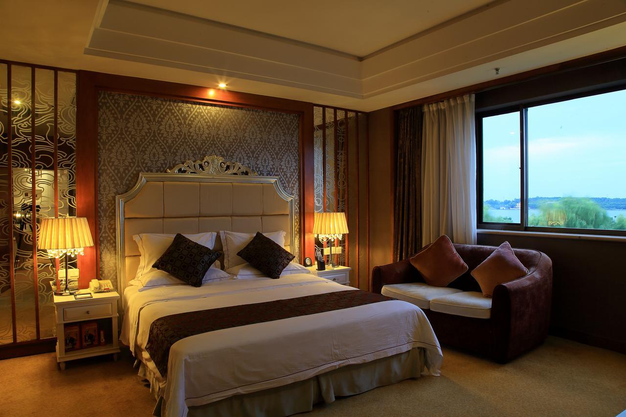 Country Garden Phoenix Hotel Jingmen Екстер'єр фото