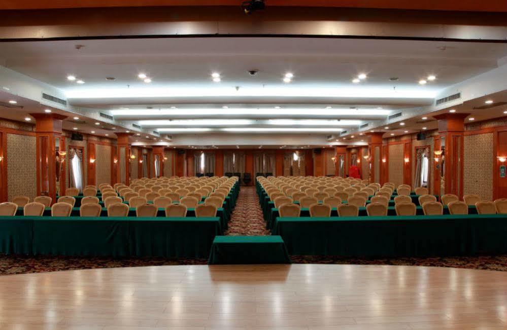 Country Garden Phoenix Hotel Jingmen Екстер'єр фото
